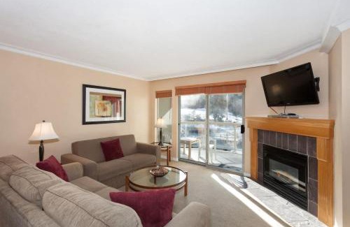 Upper Village House | Woodrun Lodge 302 | Large Condo w/Shared Heated Pool & Large Hot Tub