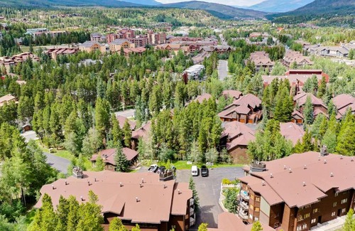 Warrior's Mark House | Woods Manor 202A Condo Great Location And Amenities