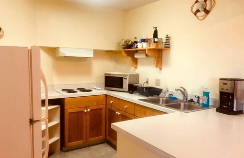Homer Apartment | Woodside Suite #4- Modest suite in downtown Homer, walking distance to all attractions