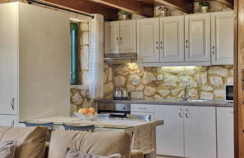 Alikanas Cottage | Woodstone Cottage Zakynthos