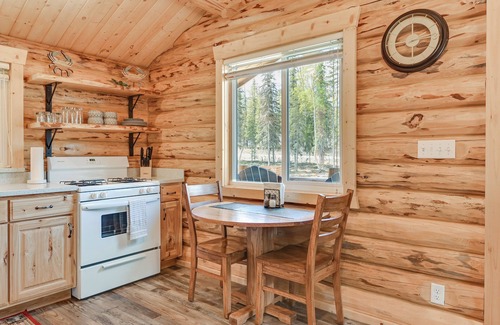 Soldotna Cabin | Woodsy Cabin Near Kenai River: Great for Anglers!