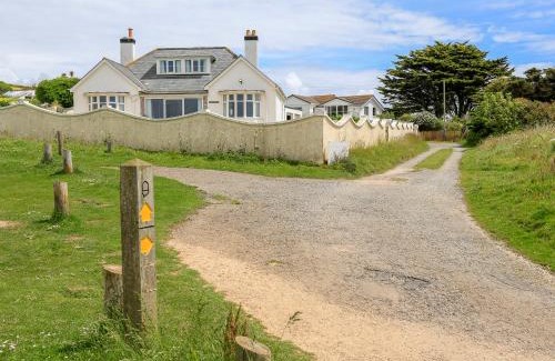 Hope-Cove House | Woolmancliffe