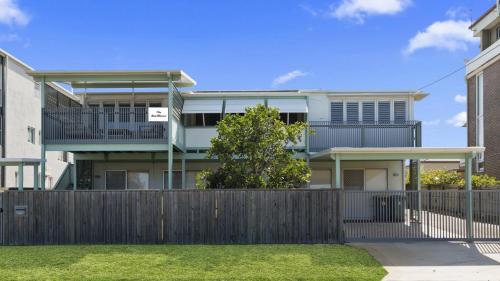 Woorim House | Woorim Beach House with Water Views