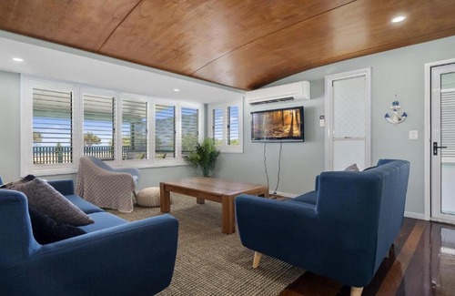 Woorim House | Woorim Beach House with Water Views