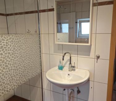 Gangelt Apartment | Work and Stay Selfkant Tüddern Nähe Geilenkirchen und Nähe Geleen Moderne Unterkunft für 8 Personen auf 180qm