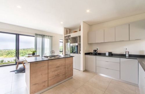 Hibiscus Coast House | Work. Relax. Thrive. Your Digital Nomad Retreat in Serenity Hills