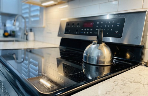 Palm City Condo | Work Remotely-Pet Friendly-Canal Front-End Unit
