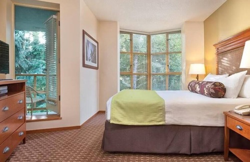 Whistler Cay Heights Cabin | WorldMark Cascade Lodge - 1 week Christmas Getaway, Whistler Resort.