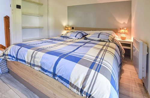 Le Theil-en-Auge House | Would you like to live like in a fairy tale? Then this extremely charming, family-friendly vacation
