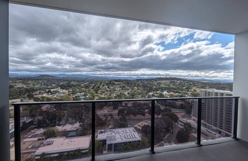 Phillip Apartment | Wow at Woden ~ 21st Floor mountain views
