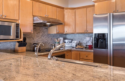 Outer Richmond Condo | WOW! DIRECT OCEAN VIEW, Parking, Balcony , Across from Beach, UPDATED appliances