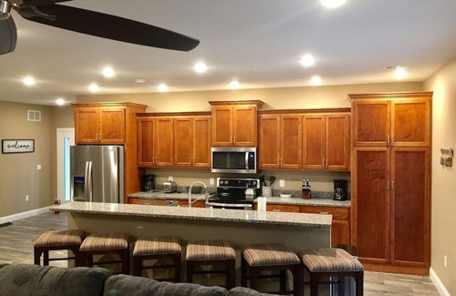 Branson House | WOW💦HOTTUB 🔥FIREPIT🎱POOLTABLE🎉HORSESHOES🎸SHOWS🎡FUN