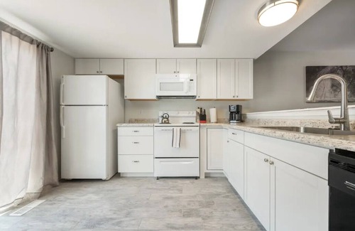 Cimarron Hills Condo | ★Wow! What a Find! Stunning 2BR, 1.5 BA Townhouse★
