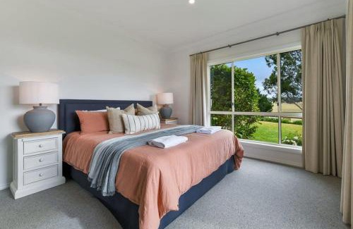 Orange House | Wren Hill - Dreamy Home with Spectacular Views