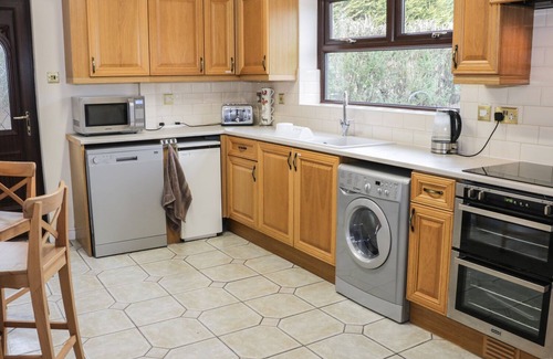 Angelbank Cottage | WRENS NEST, pet friendly, with open fire in Hopton Wafers