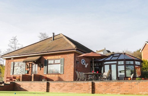 Angelbank Cottage | WRENS NEST, pet friendly, with open fire in Hopton Wafers