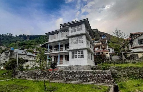 Jagatsukh Hostel | Wrong Direction Hostel