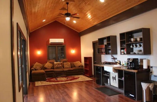 Roanoke House | WTR Stables Barn Loft @wtrstablesloft