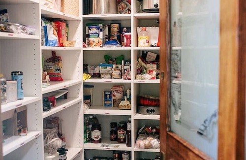 Baker City Apartment | Wunder House, Sleeps 14!