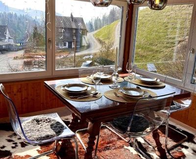 Neckertal Apartment | Wunderschöne Maisonette-Ferienwohnung in stattlichem Toggenburgerhaus