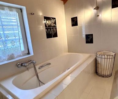 Neckertal Apartment | Wunderschöne Maisonette-Ferienwohnung in stattlichem Toggenburgerhaus