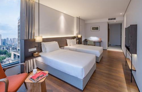 Chongqing Hotel | Wuyu Hotel - Chongqing Jiangbei Airport & Light Rail
