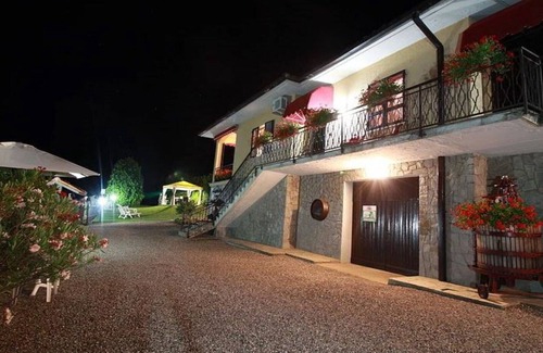Corniola House | www. casavacanzedezza. com