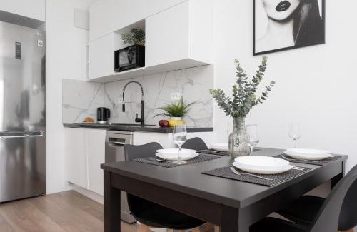 Praga Apartment | Wyjątkowy Apartament z 1 sypialnią Sierakowskiego by Noclegi Renters