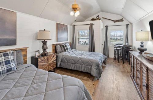 Oil City House | Wyldewoodcaddo Lake Cabins With Kayaks