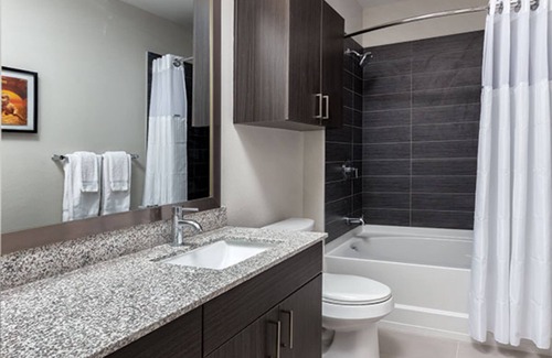 Civic District Resort | Wyndham Austin, 2 Bedroom Condo, Free WifI and Parking