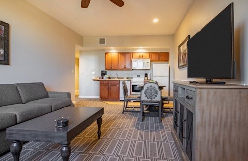 Las Vegas Hotel | Wyndham Grand Desert, Las Vegas, 1 Bedroom Suite