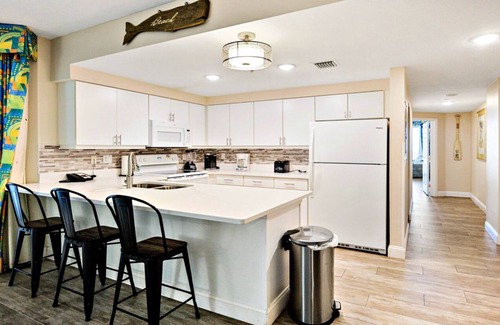 Brush - Stewarts Condo | Wyndham Ocean Walk Resort Daytona Beach - Direct Oceanfront 2-bedroom condo 1001