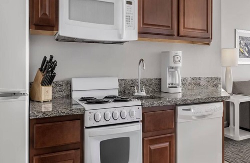 Daytona Beach Resort | Wyndham Ocean Walk: Oceanfront Fun, Pools, & Spacious Family Stay-1 Bd Dlx