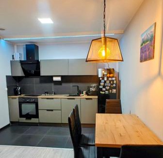 Kowary Apartment | WYPOSAŻONY APARTAMENT, 10 KM szlakiem na Śnieżkę, otoczony górami i spokojem