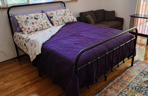 Kent Bed & Breakfast | XL Tukwila Bedroom+Queen Bed+ 50"TV+Kitchenette+Coffee Bar "Private XL Bathroom"