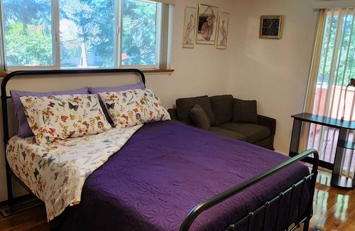 Kent Bed & Breakfast | XL Tukwila Bedroom+Queen Bed+ 50"TV+Kitchenette+Coffee Bar "Private XL Bathroom"