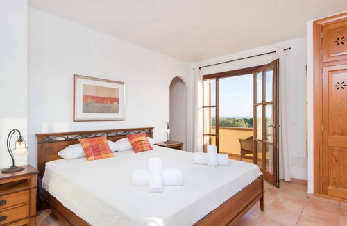 Son Xoriguer Villa | Xoric 5 bedroom villa, Cala'n Bosch