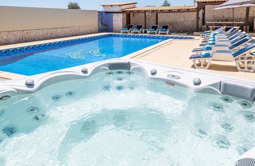 Albufeira Villa | XXL villa w/heatable pool & XL jacuzzi