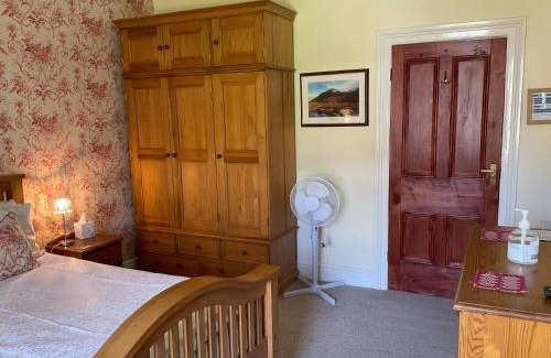 Tyn-y-Groes Bed & Breakfast | Y Llew Coch
