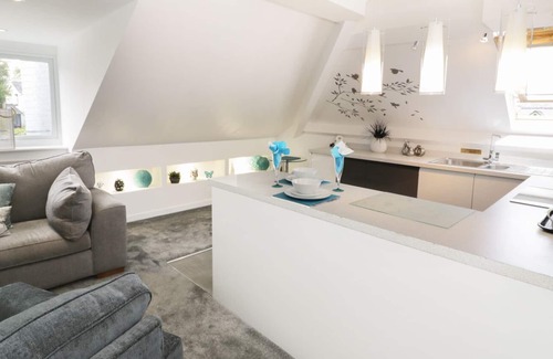 Gallt Y Foel Apartment | Y LLOFFT, romantic in Llanberis