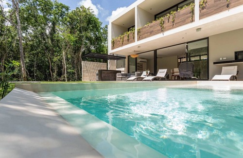 Xpu-Ha Villa | YaaX Jungle Villa Oasis: BeachClub Access Included
