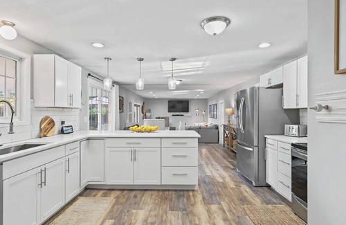 Yakima House | Yakima luxury with game room and heated pool - POOL OPEN MAY-SEPT
