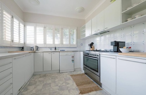 Blackheath House | Yamacilla House: Spectacular Views in Blackheath!