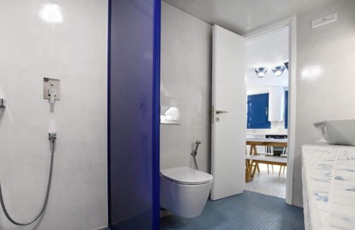 Monolithos House | Yang Villa in Monolithos Beach, next to Fira, close to airport