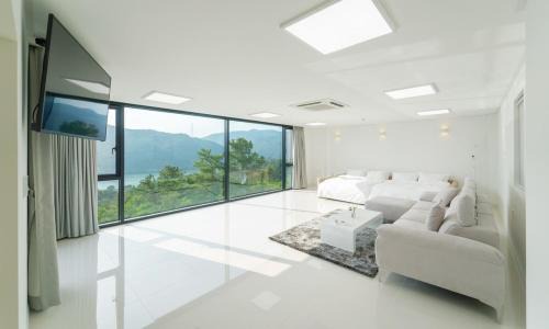 Seojong House | Yangpyeong River Legend