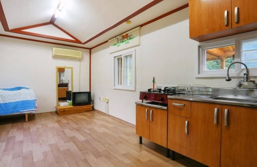 Yangyang House | Yangyang Goyohan Kkottteul Pension