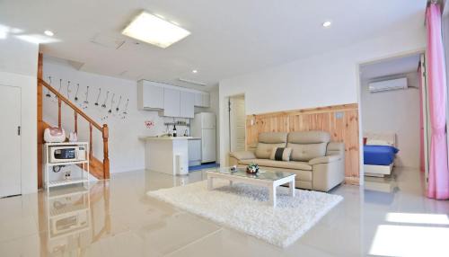 Yangyang House | Yangyang Rodes Pool Villa