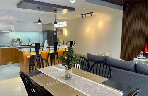 Military Cut-off Apartment | Yanna's Unit - 3Bedroom with Breakfast