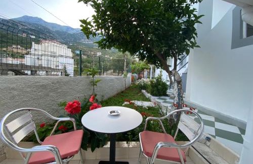 Dhermi Hotel | Yard Paradise