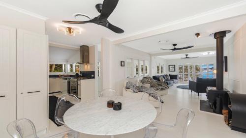 Killcare House | 'Yaringaa' by Accom Holidays